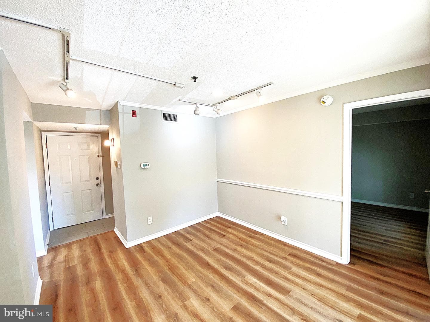 1524 Lincoln Way #209 photo 6