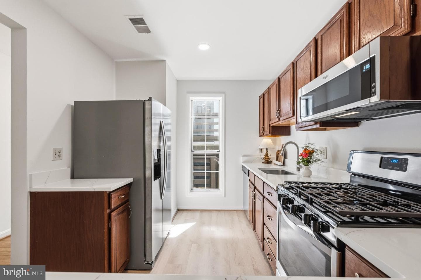 10026 Oakton Terrace Road photo 17