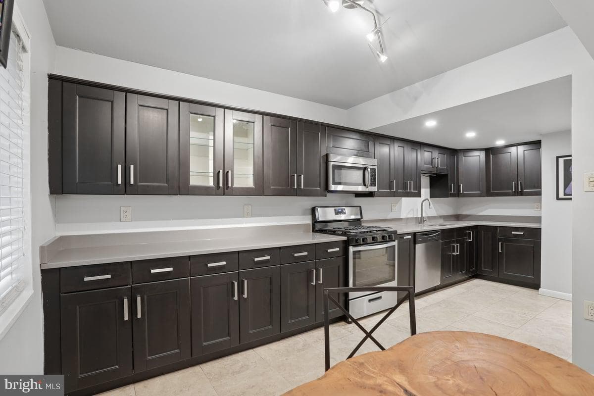 1527 Northgate Square photo 8