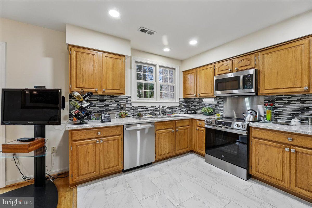 6488 Sharon Kay Court photo 9