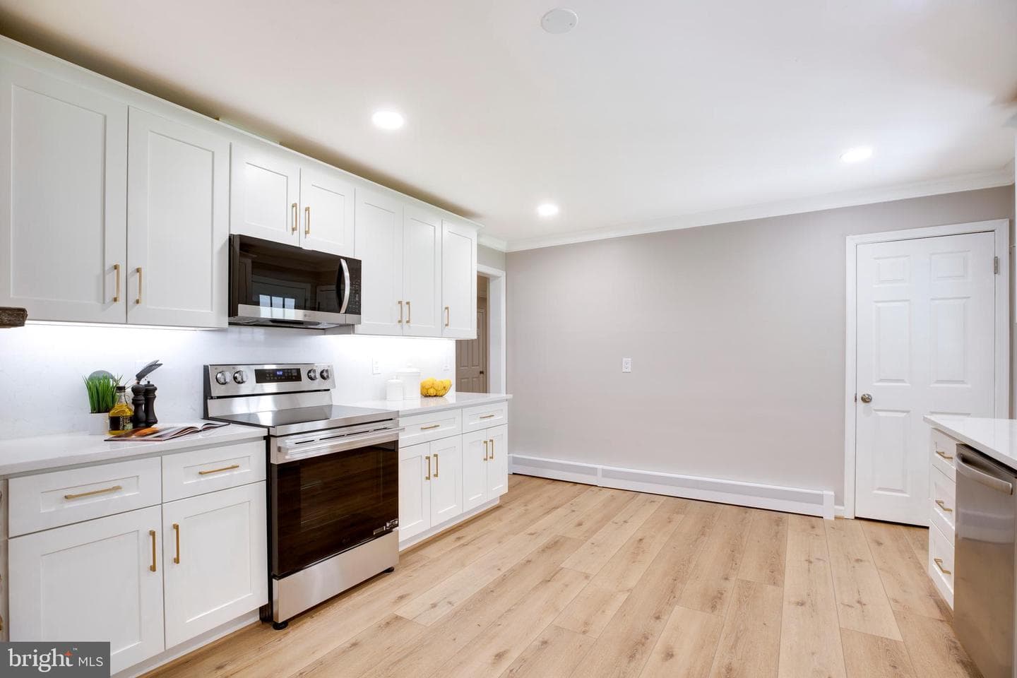 15027 Braddock Road photo 19