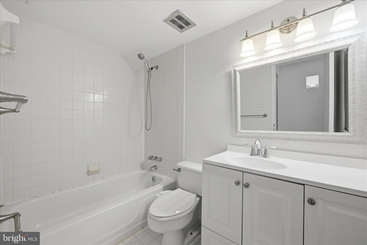 9730 Kingsbridge Drive #303 photo 28