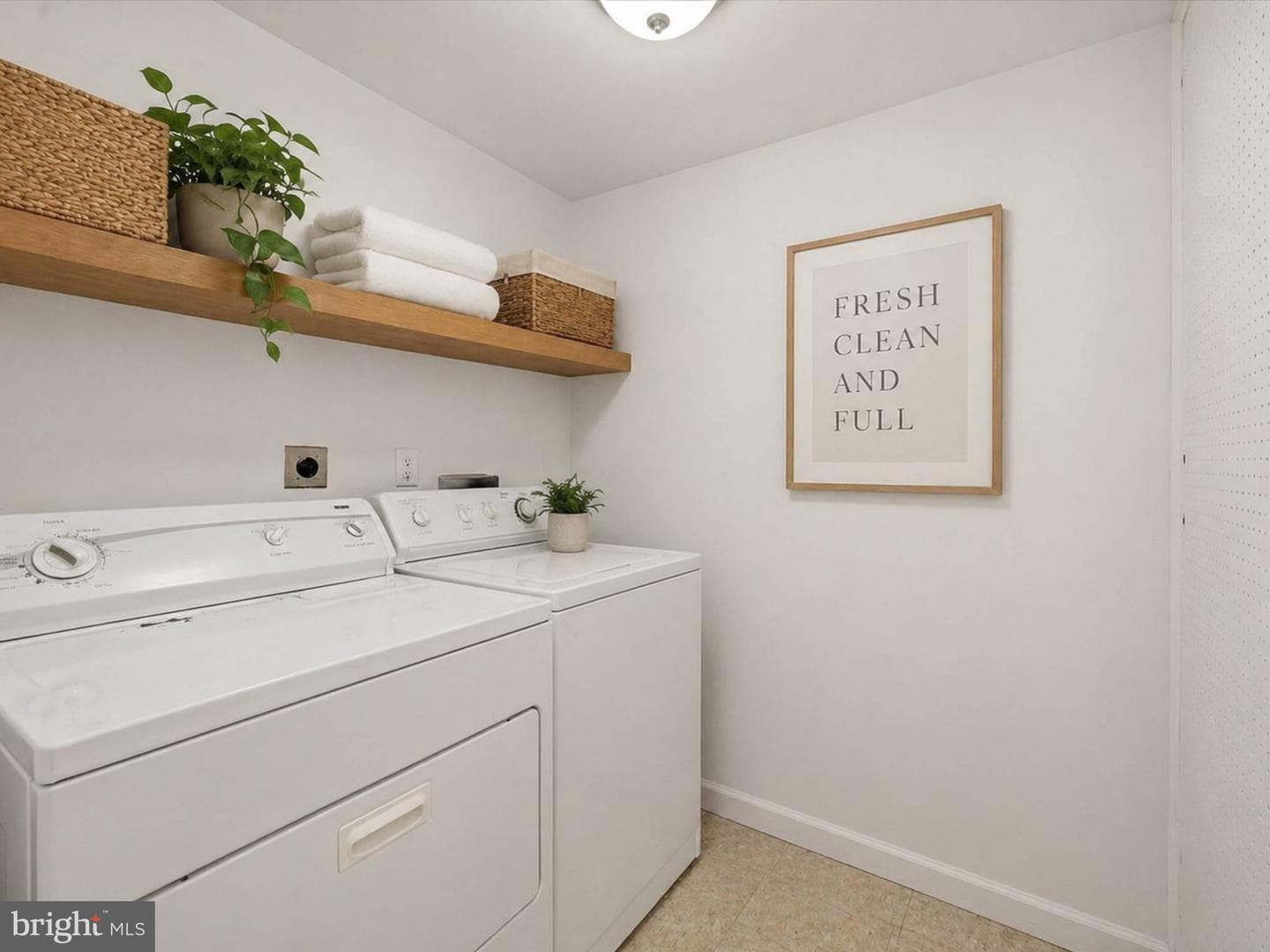 9730 Kingsbridge Drive #303 photo 29