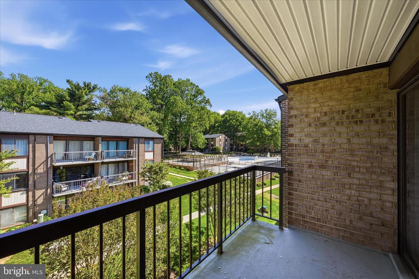 9730 Kingsbridge Drive #303 photo 32