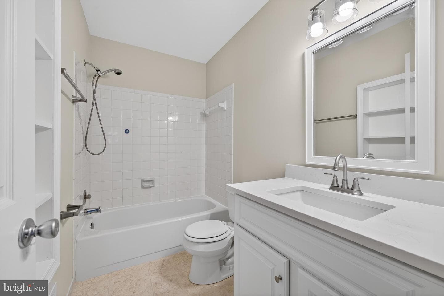 7503 Amesbury Court photo 14