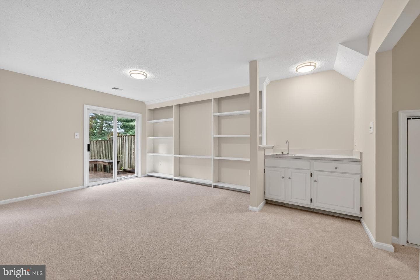 7503 Amesbury Court photo 23
