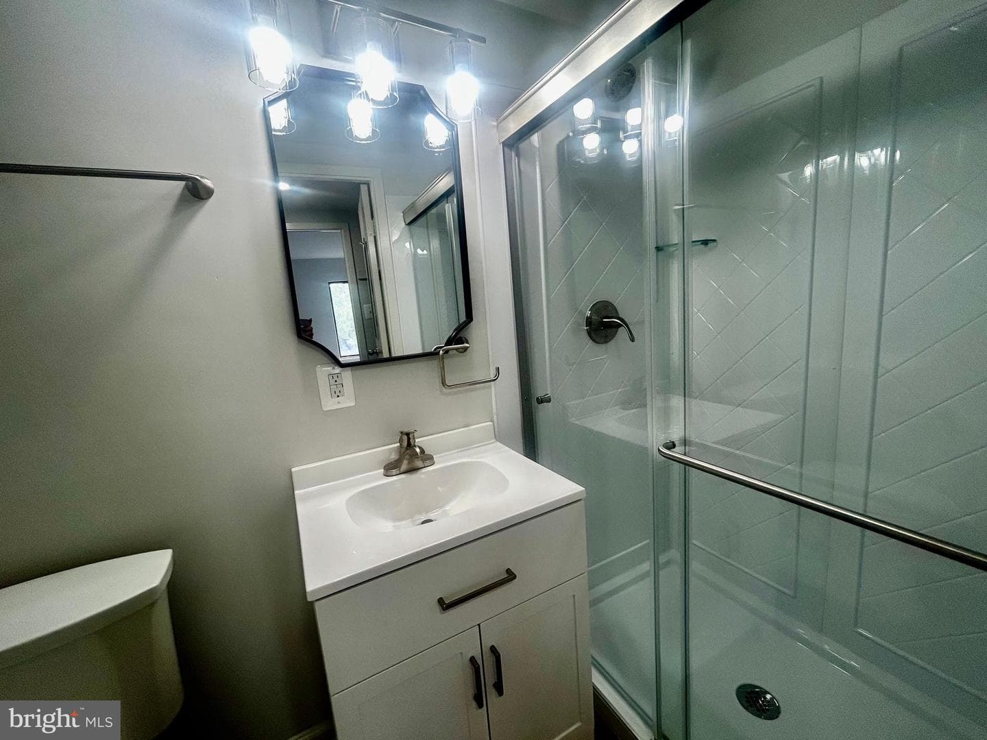 6001 Arlington Boulevard #423 photo 19