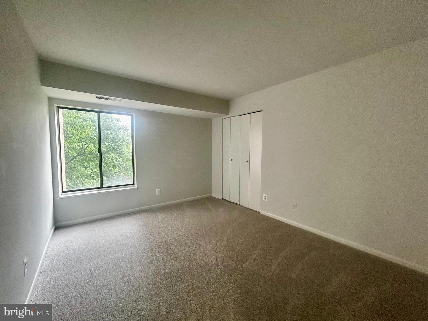 6001 Arlington Boulevard #423 photo 22