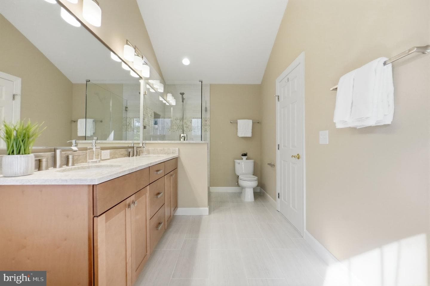 125 Roland Court SW photo 22