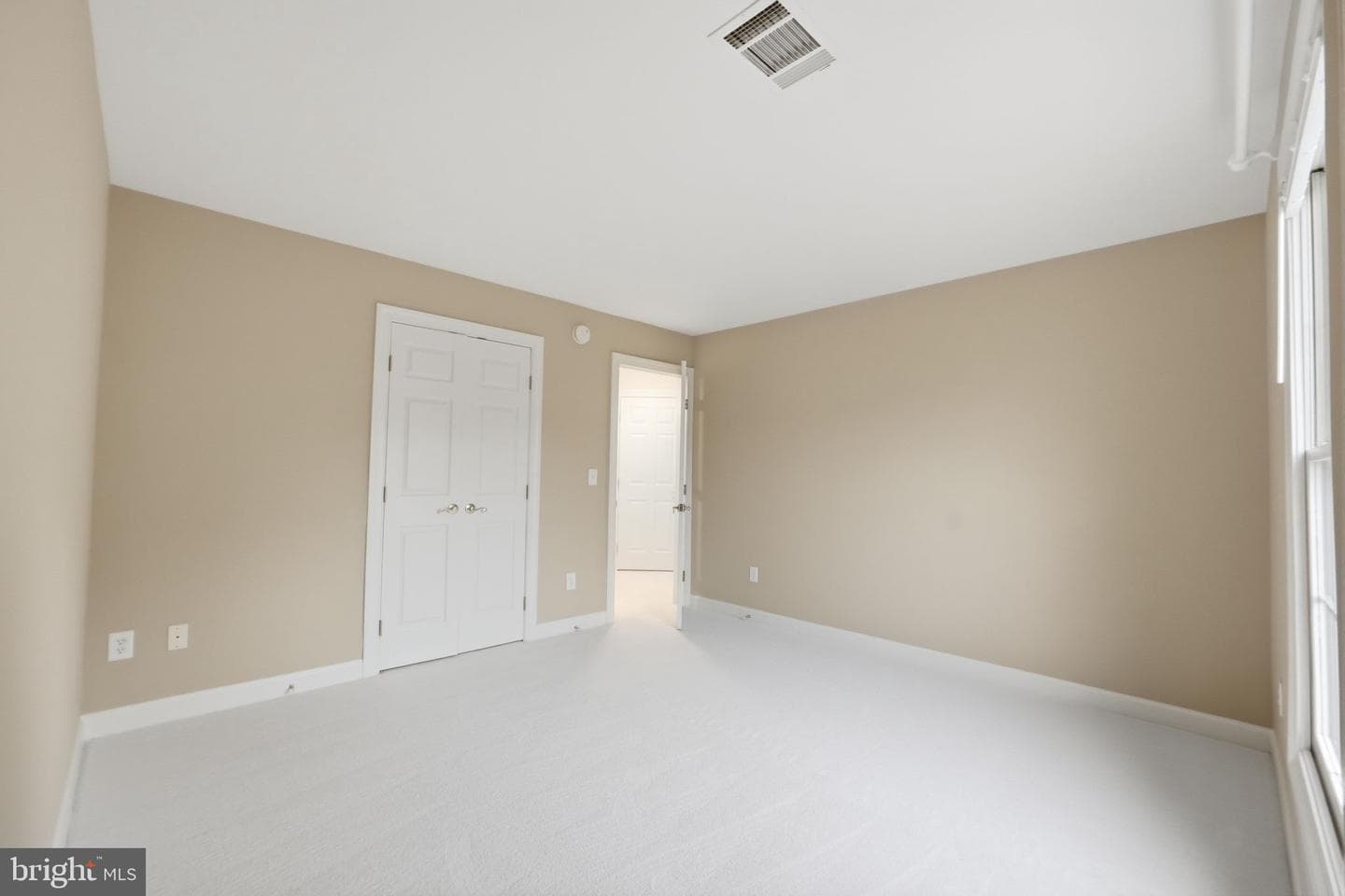 125 Roland Court SW photo 24