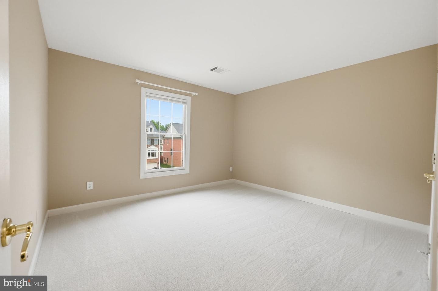 125 Roland Court SW photo 25