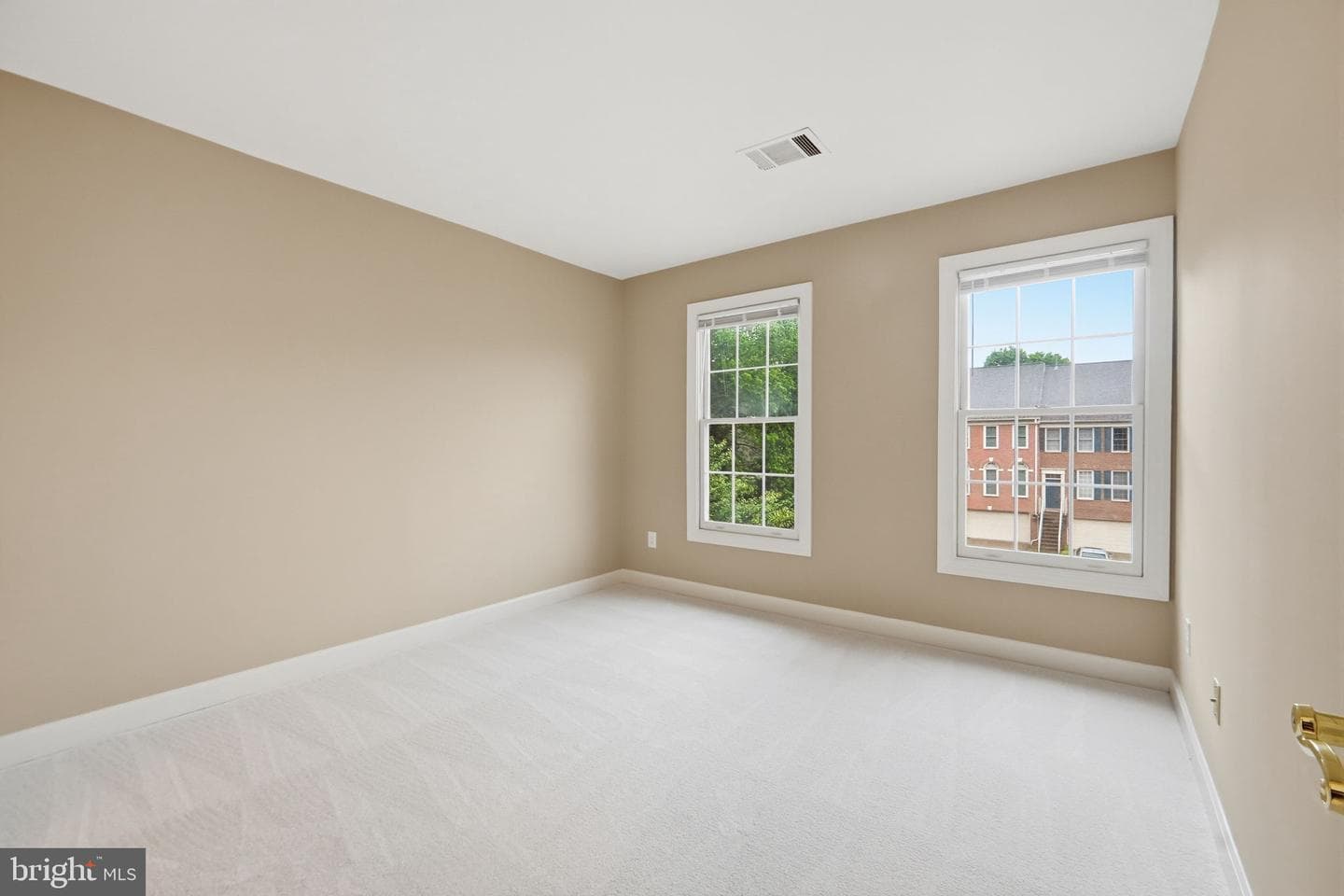 125 Roland Court SW photo 26