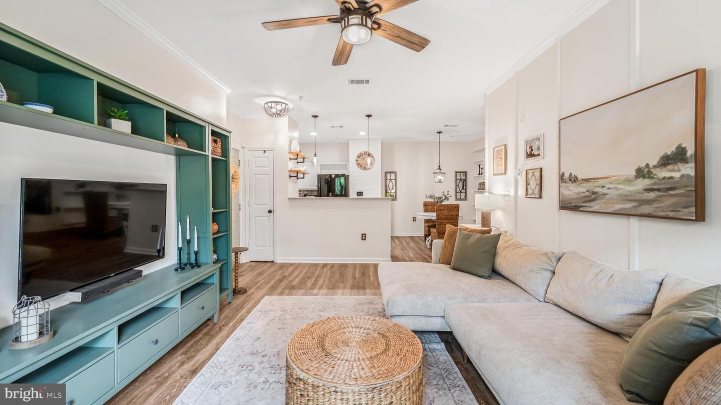5115 Travis Edward Way #E photo 4