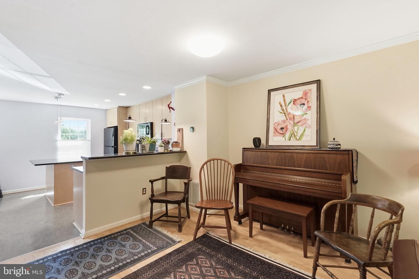 6086 Heatherwood Drive photo 12