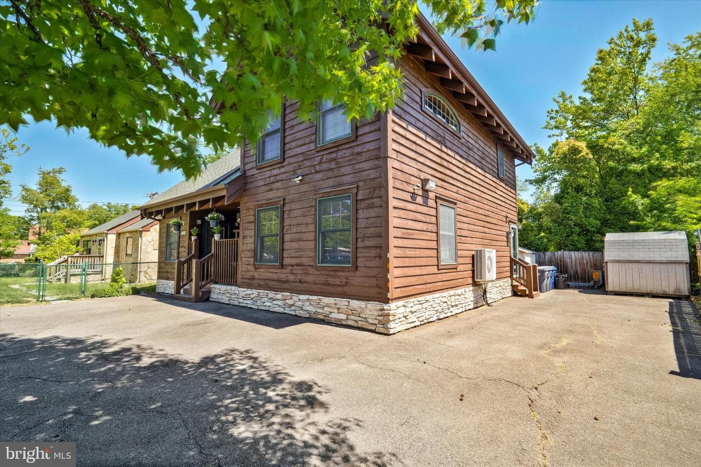 3432 Memorial Street photo 5