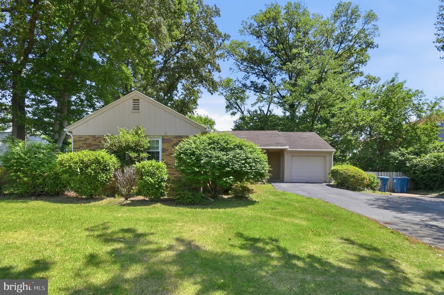 5013 Lincoln Avenue photo 2