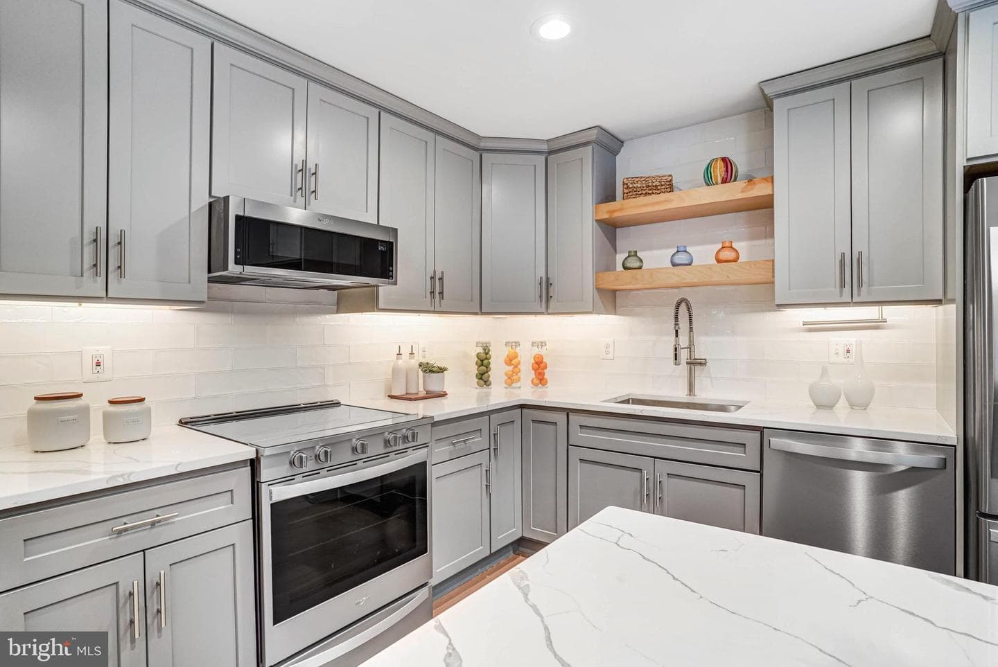 4467 Holly Avenue photo 13