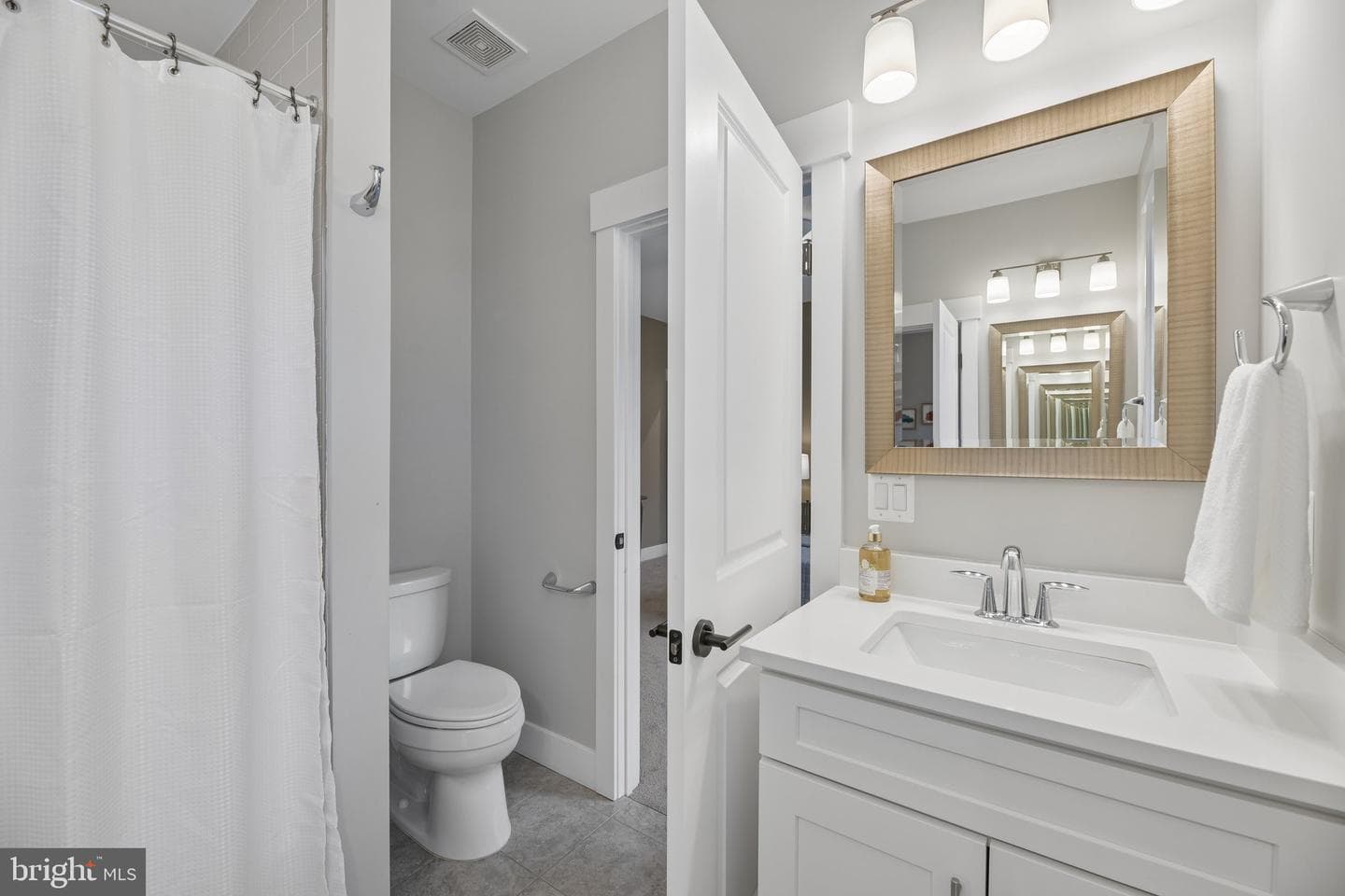 2336 N Oak Street photo 96
