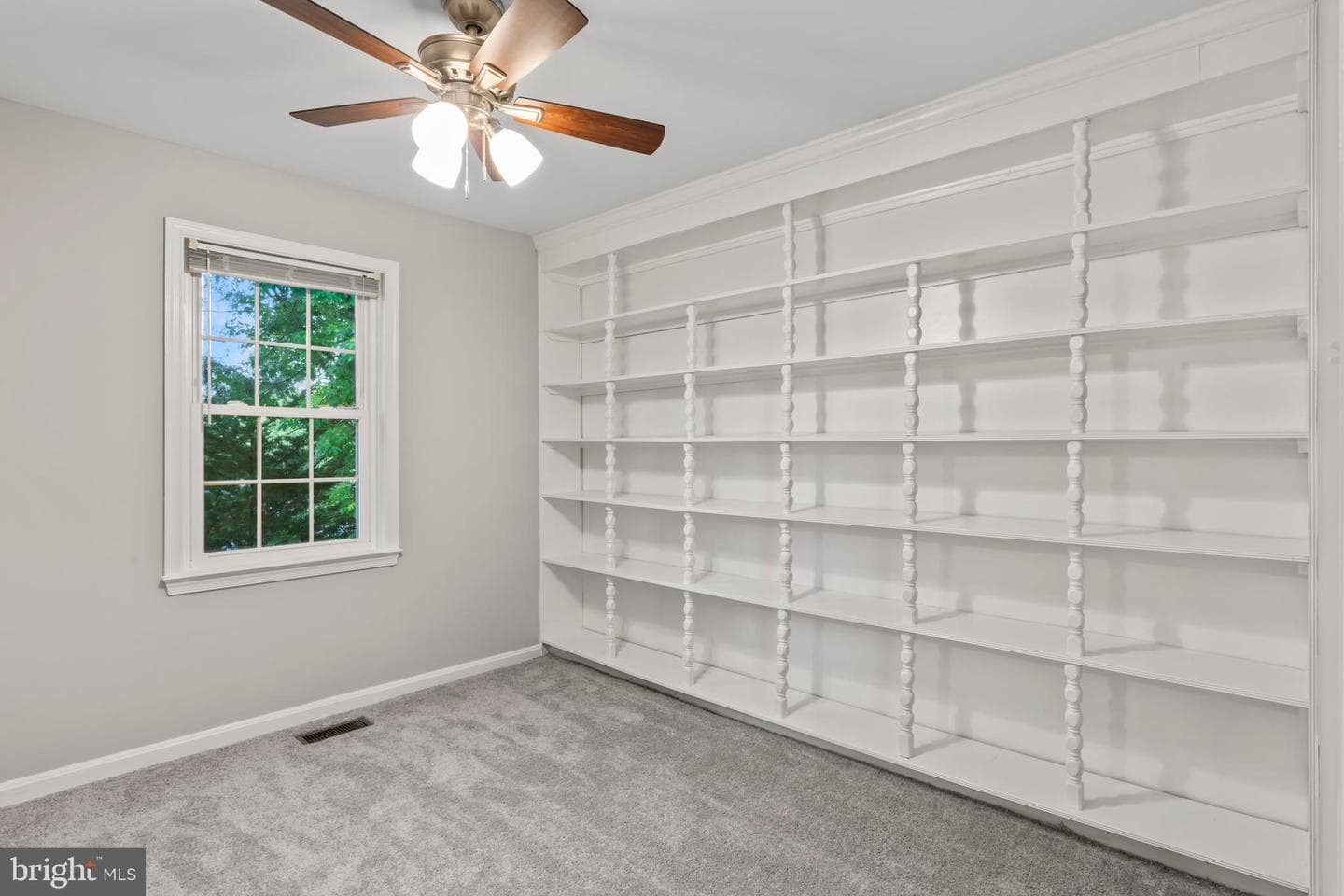 5661 Chelmsford Court photo 35