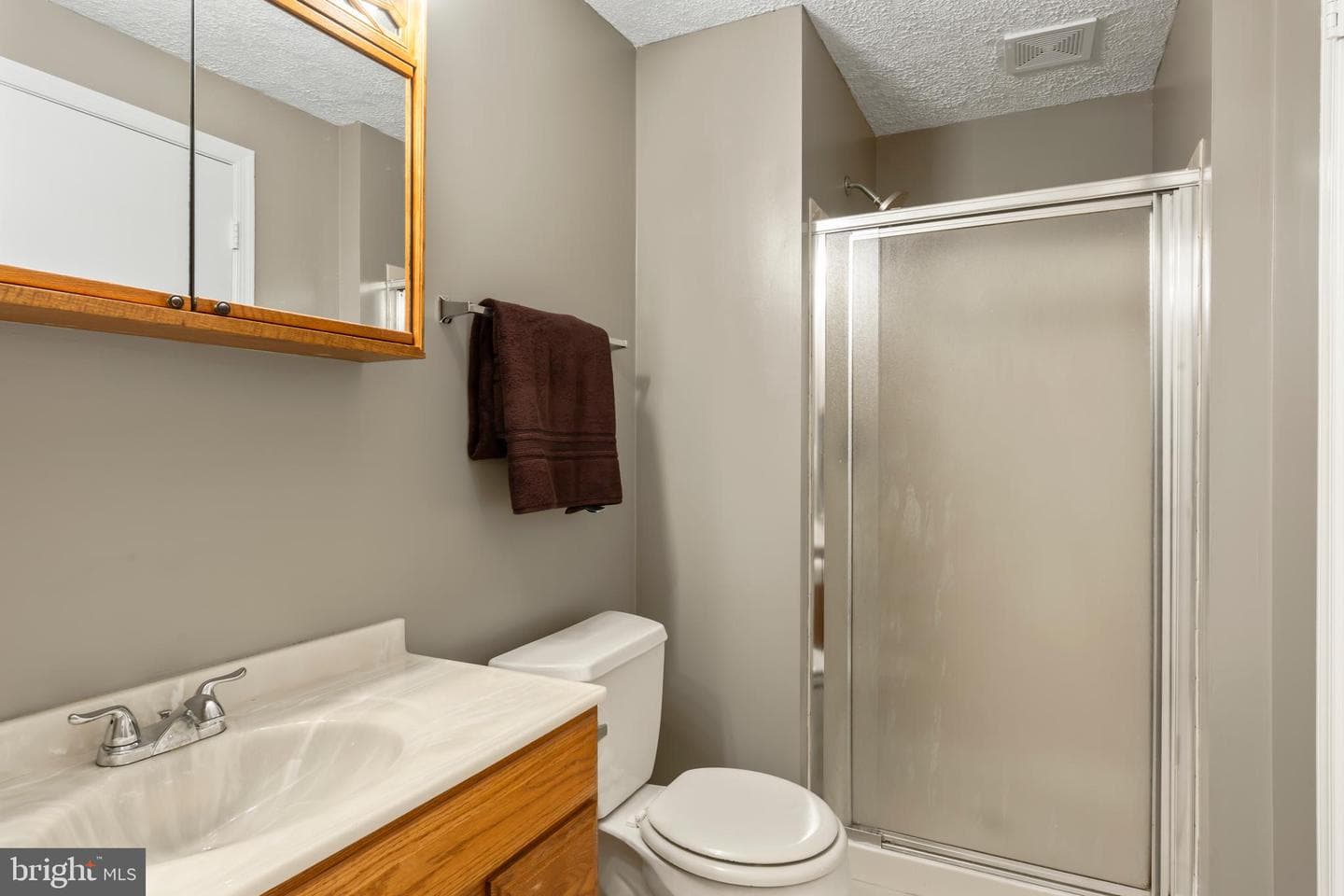 5661 Chelmsford Court photo 47