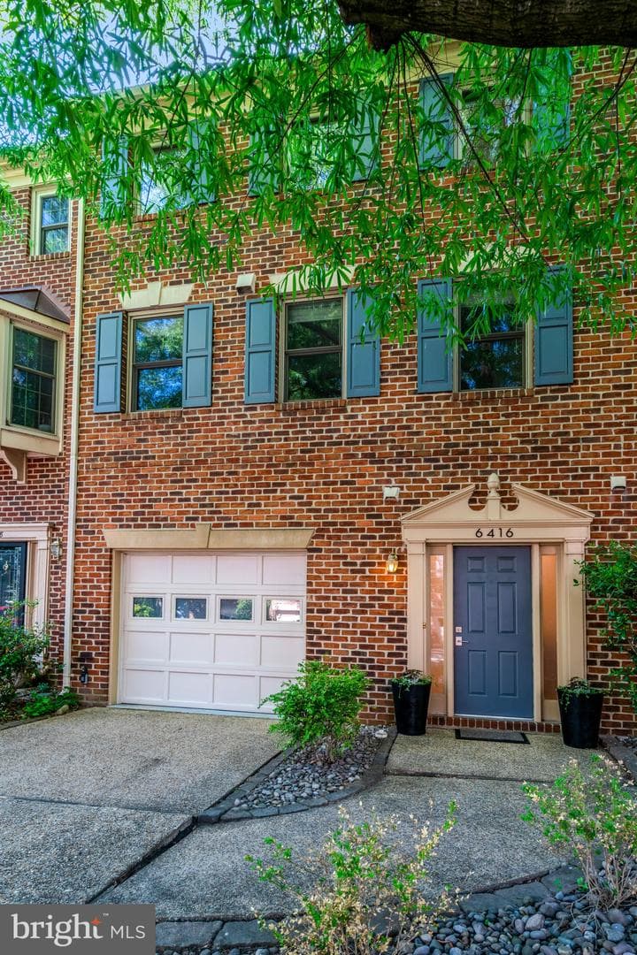 6416 Fleetside Court photo 4