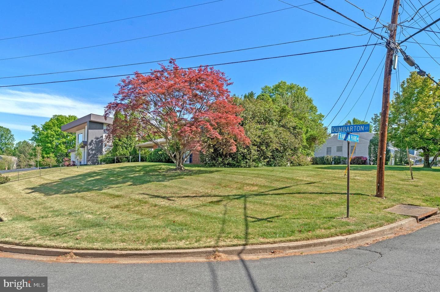 1805 Dumbarton Street photo 9