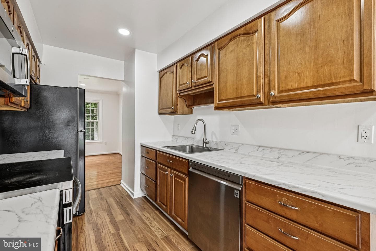 6312 Teakwood Court photo 9
