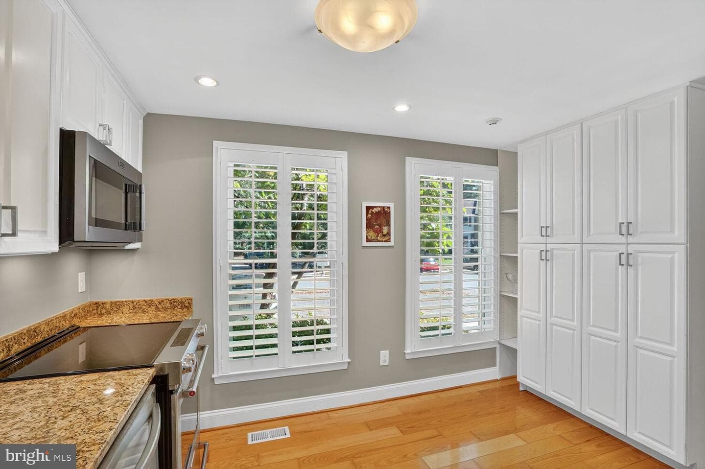 2922 Bridgehampton Court photo 6