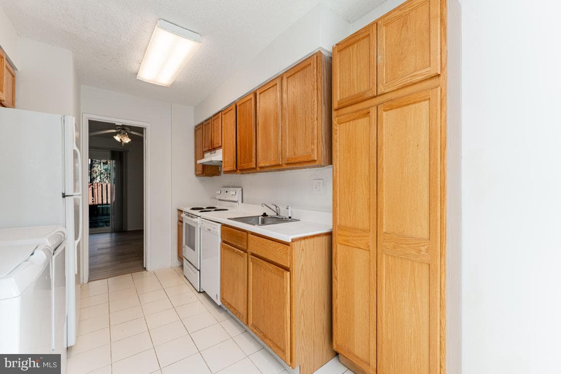 12174 Sanibel Court photo 8