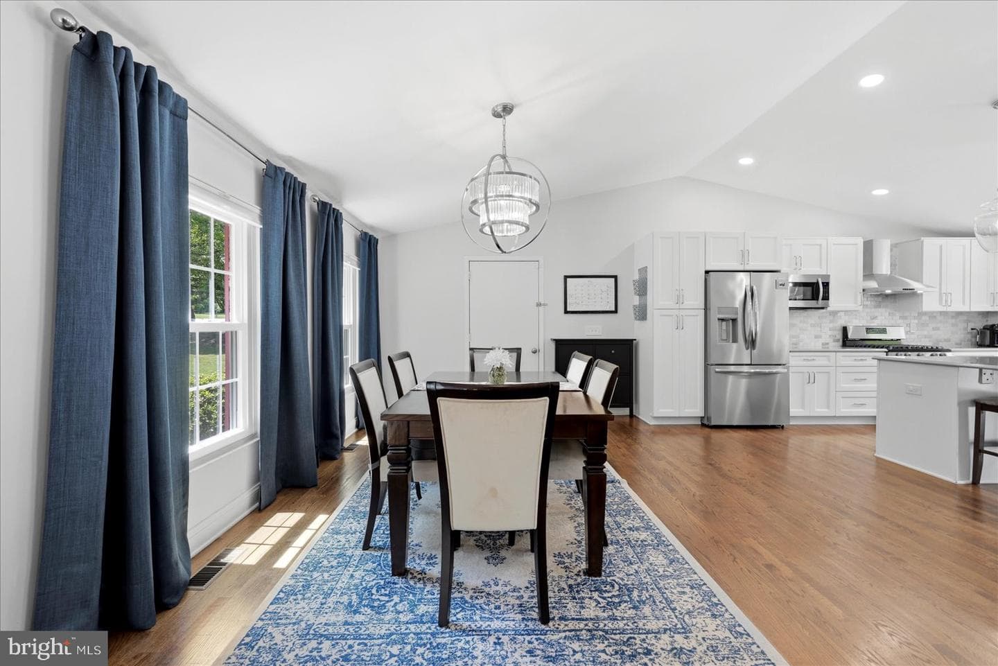 8112 Revatom Court photo 4