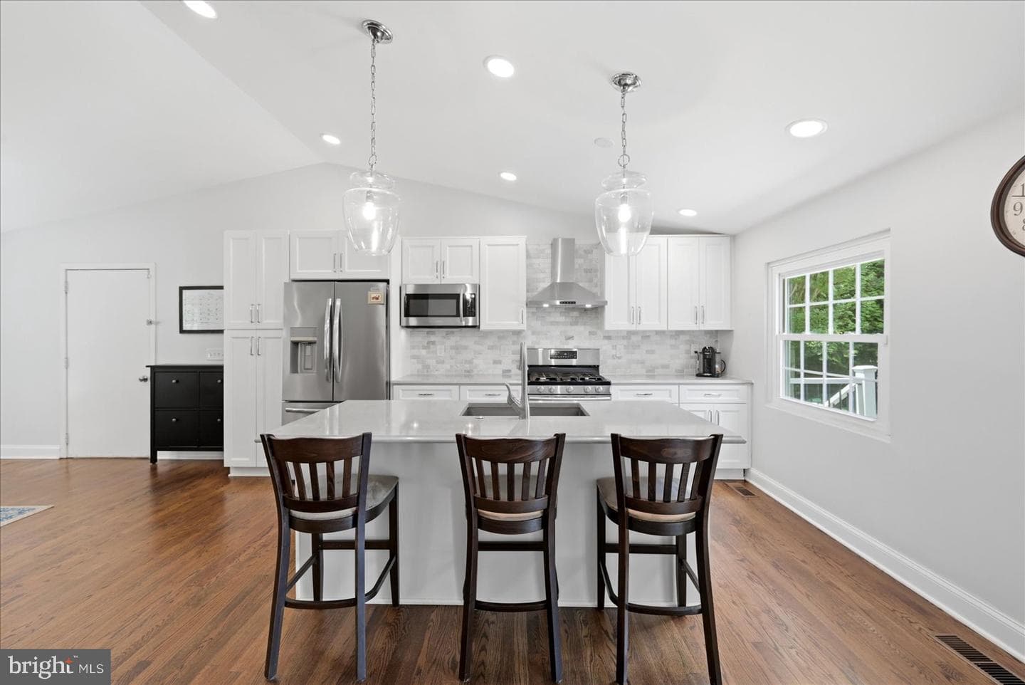 8112 Revatom Court photo 8