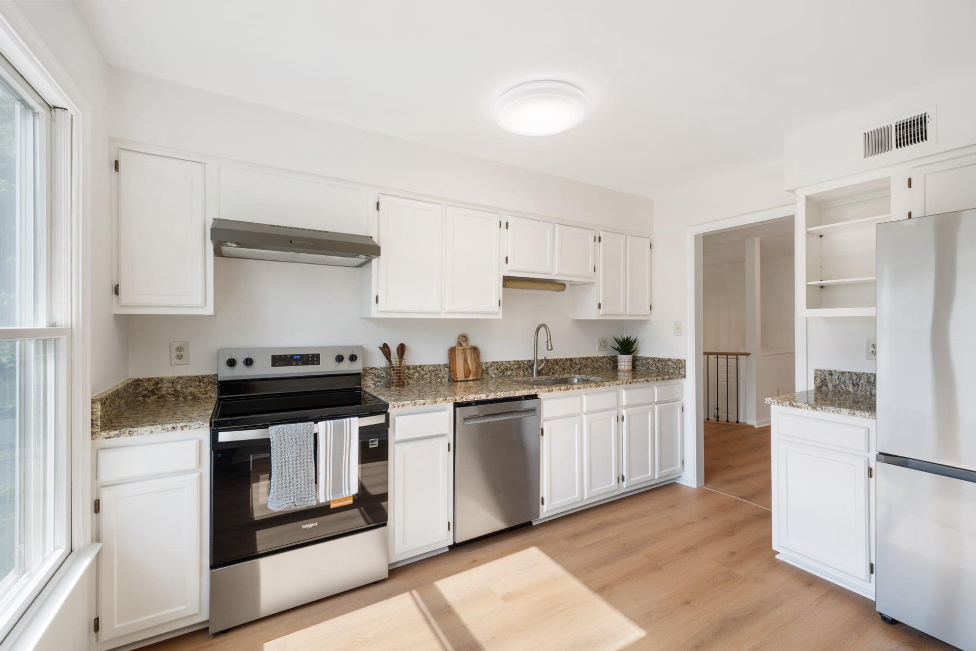 14516 Oak Cluster Drive photo 10
