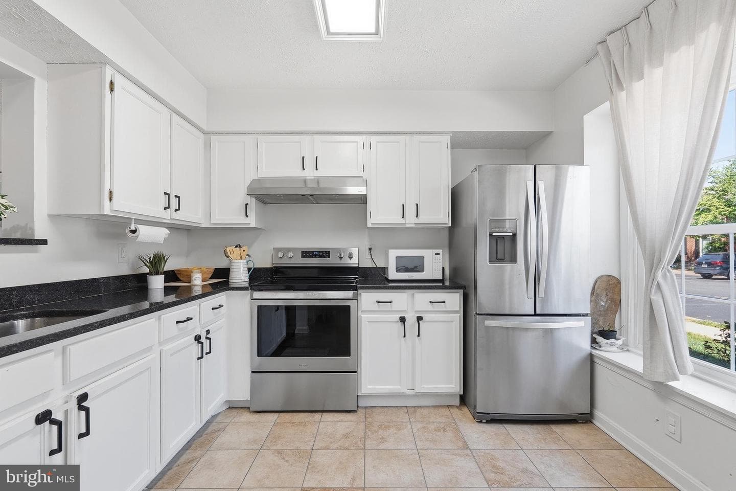 6016 Independence Way photo 4