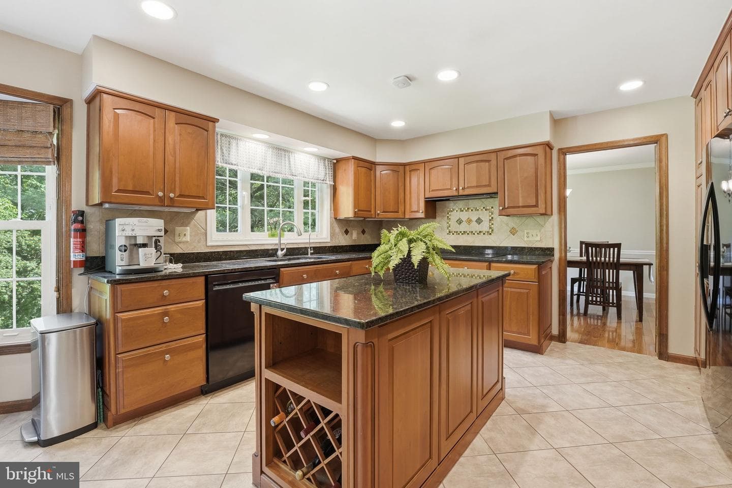 5947 Burnside Landing Drive photo 11