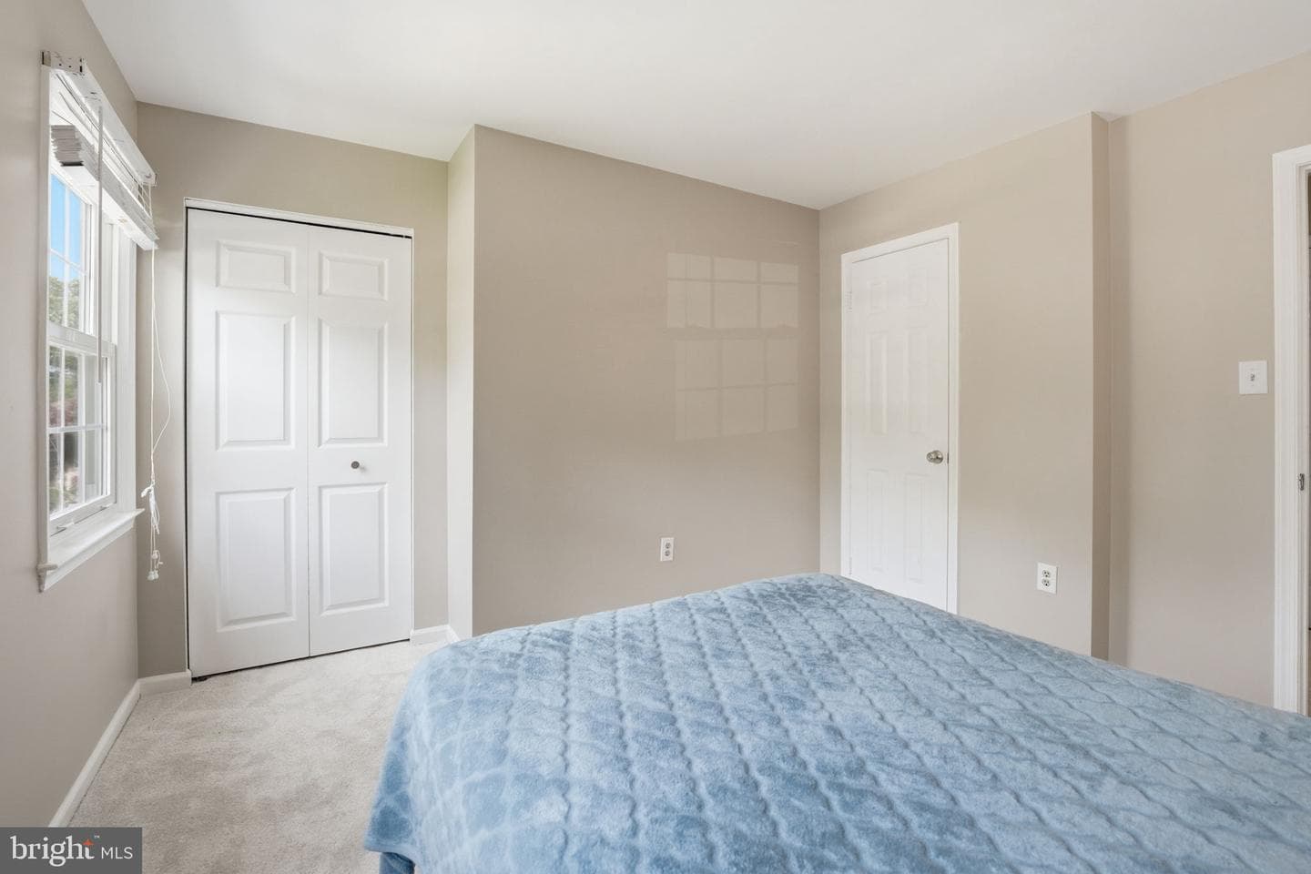 5947 Burnside Landing Drive photo 30