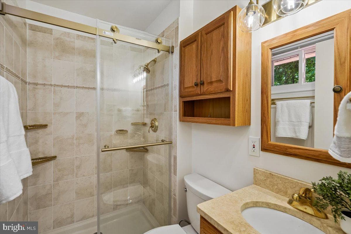 4945 Gainsborough Drive photo 31