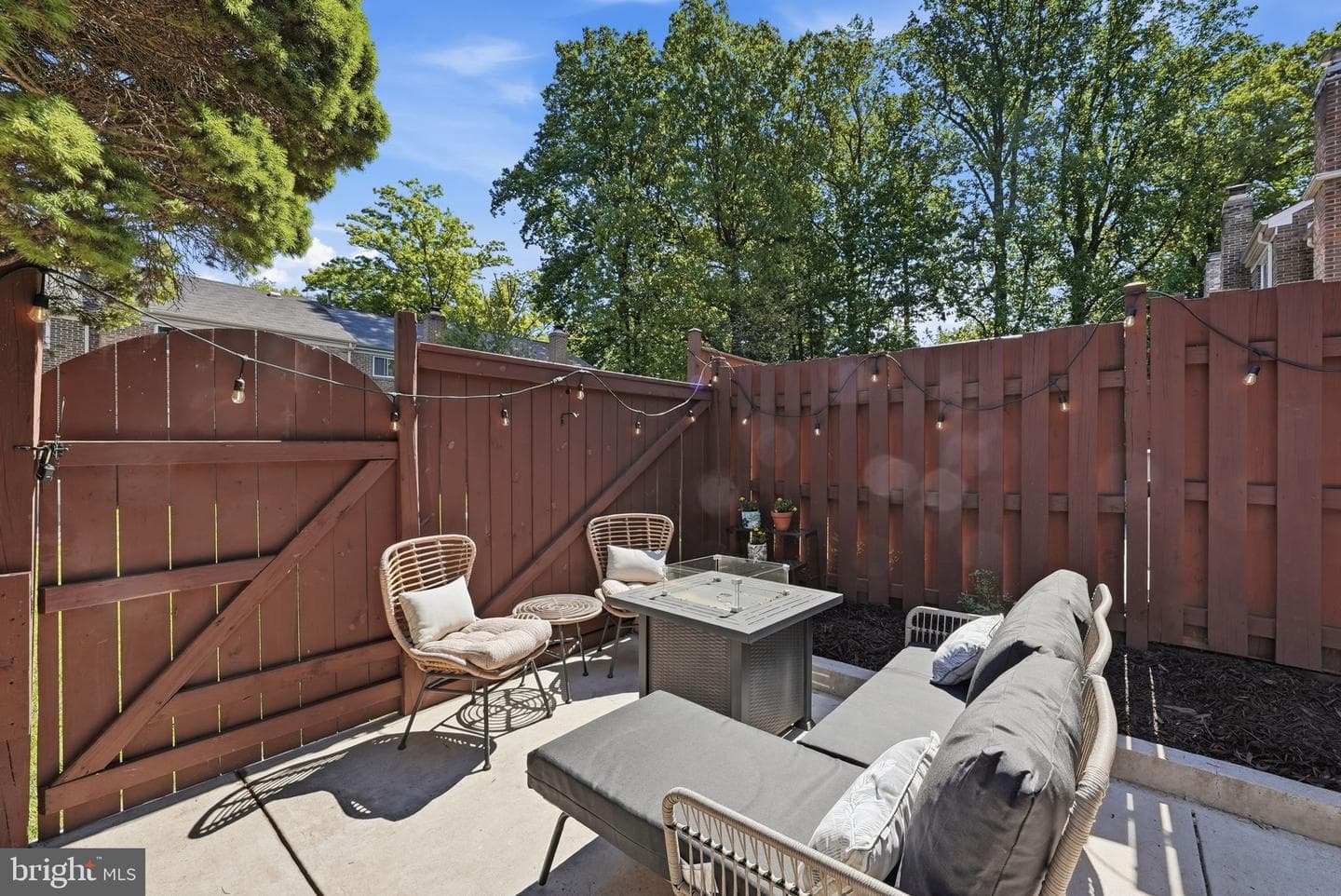 9635 Lindenbrook Street photo 35