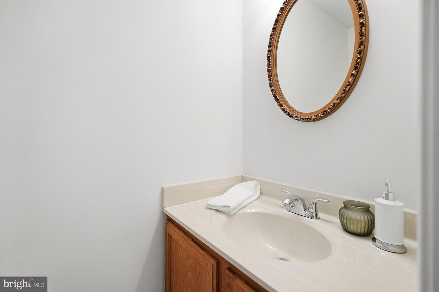 1686 Oaktree Court photo 15
