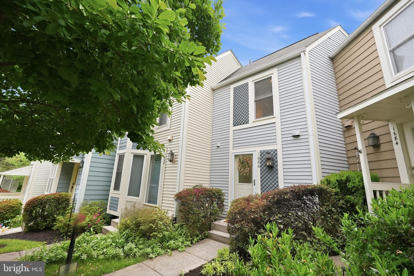 1686 Oaktree Court photo 5