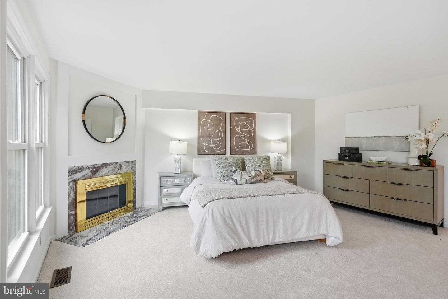 1686 Oaktree Court photo 9