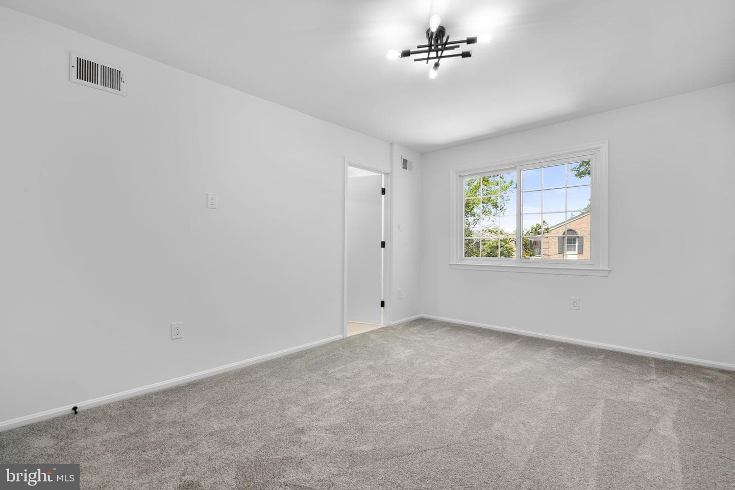 4543 Pinecrest Heights Drive photo 20