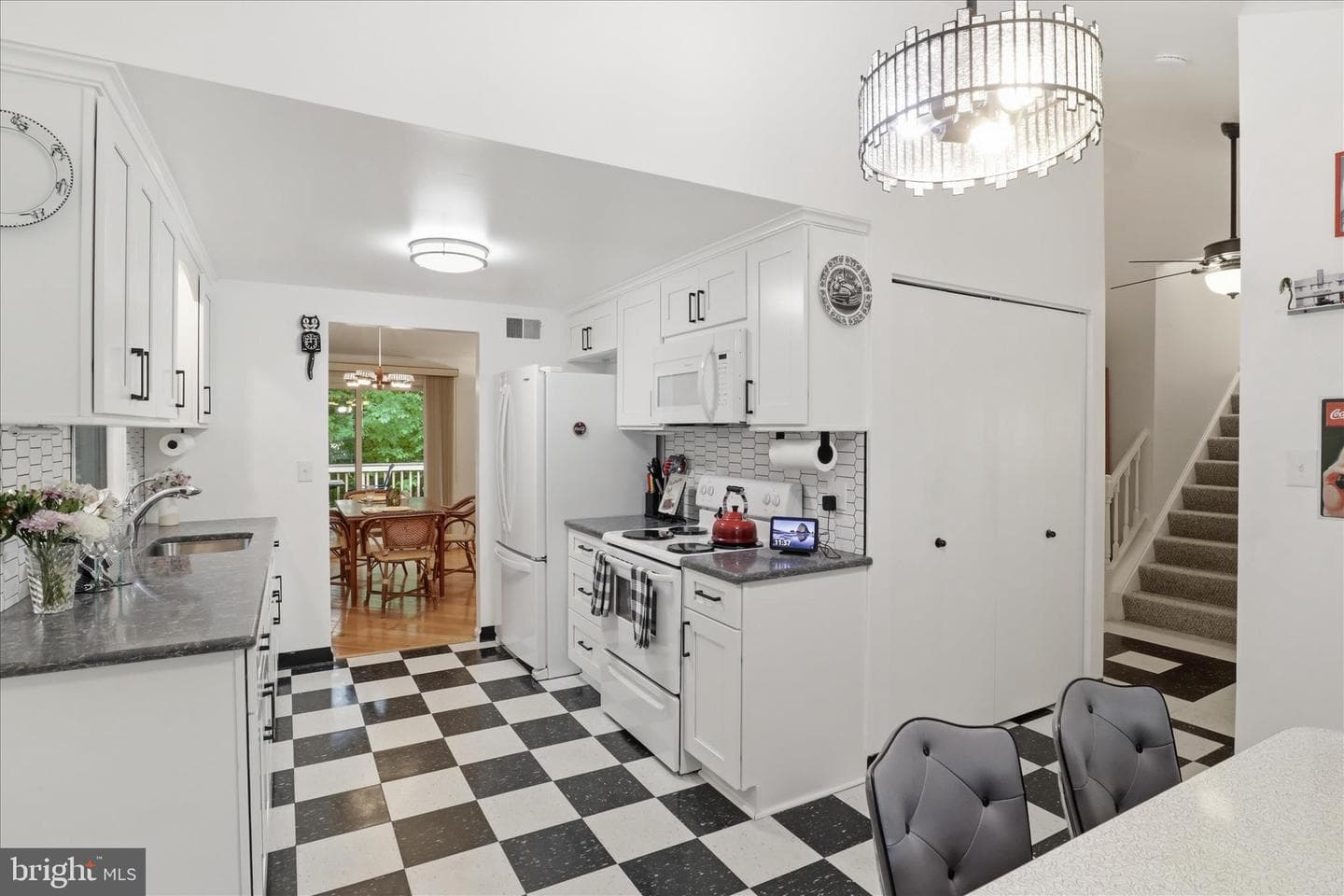 5967 New England Woods Drive photo 14