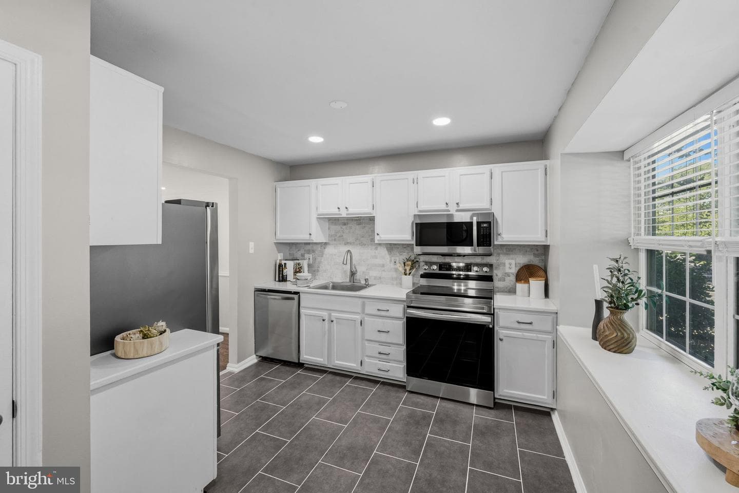 2814 Hyson Lane photo 10