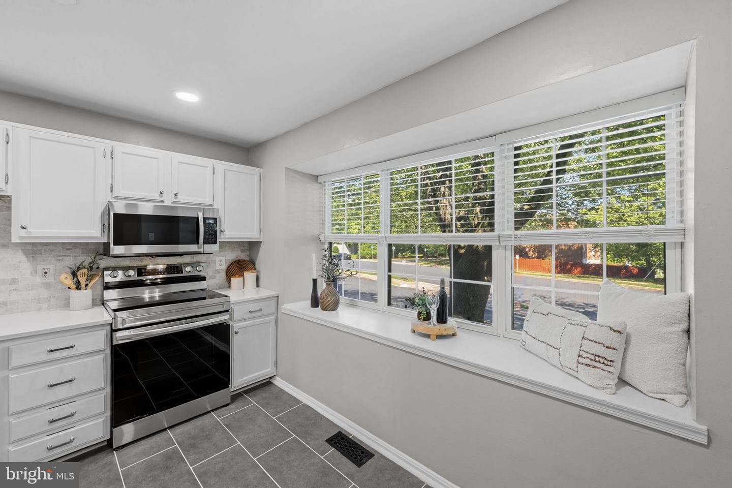 2814 Hyson Lane photo 6