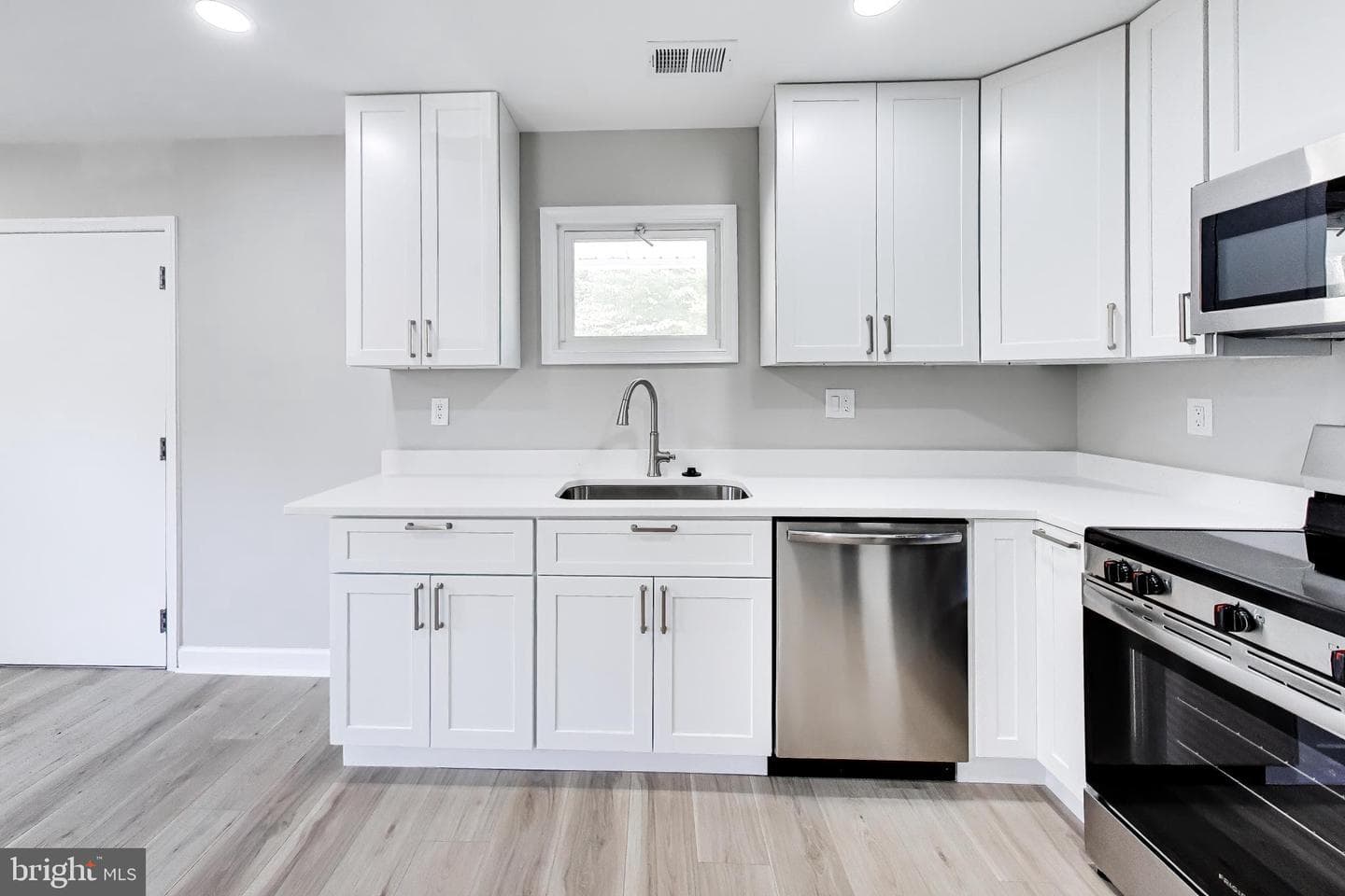 4102 Zion Court photo 9