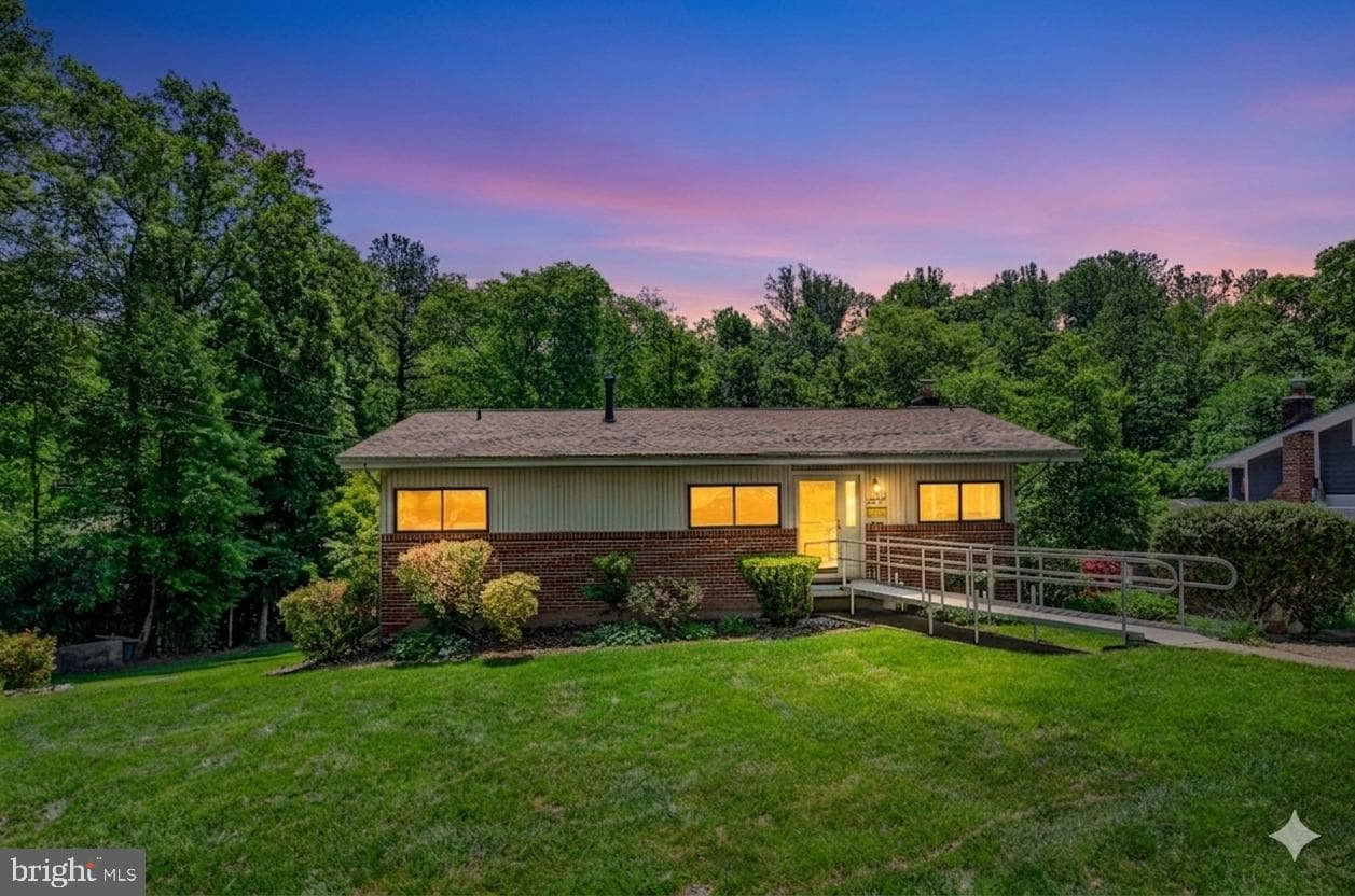 6333 Camilla Street photo 2