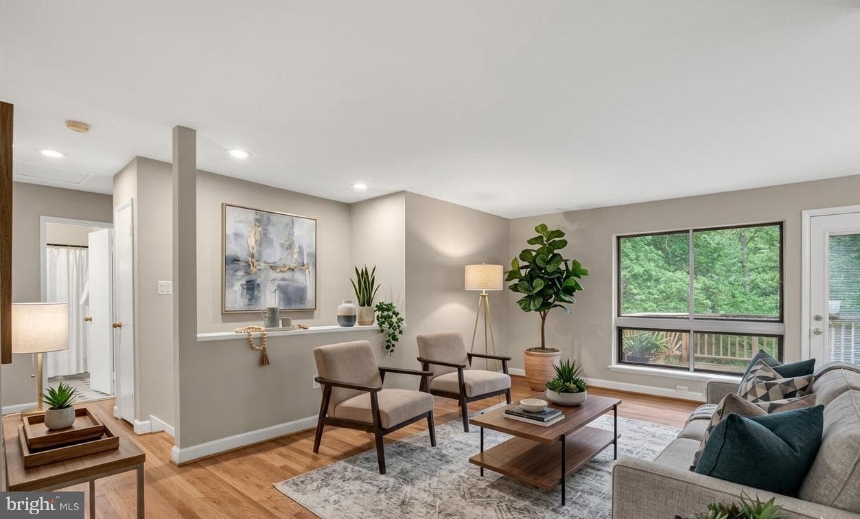 6333 Camilla Street photo 4