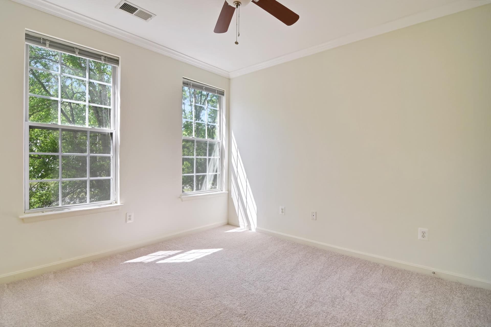 4151 Castlecary Lane #301 photo 34