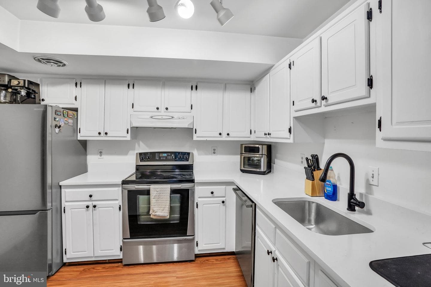 6401 Fenestra Court #110a photo 10