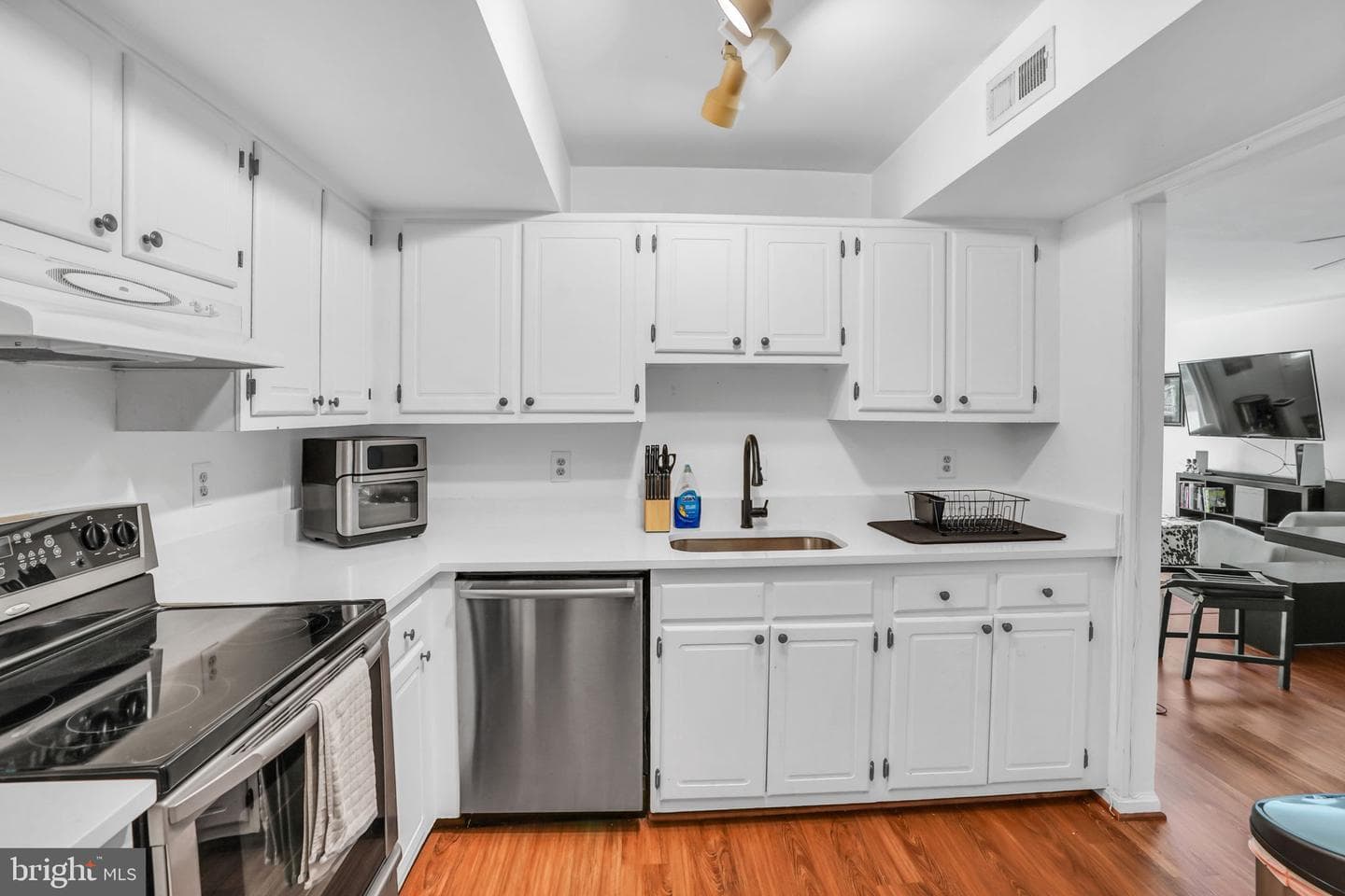 6401 Fenestra Court #110a photo 9